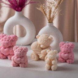 Handmade Rose Bear Soy Wax Candle - Romantic Gift, Valentine's Day, Home Decor - thumbnail 3