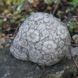 Floral Skull Stone Statue - Outdoor Gothic Skeleton Garden Ornament Decoration - thumbnail 3