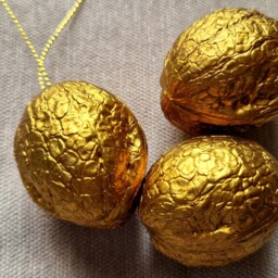 Gold Handpainted Walnut Shell Christmas Ornament - thumbnail 3
