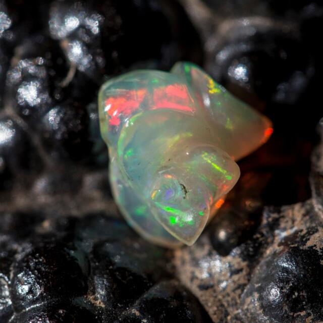 Opal Multicolor Flower Carving - 1.9 Cts - image 1