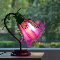 Table Lamp Hand-Made & Hand-Painted Pink Flower-Shaped in Resin - thumbnail 3