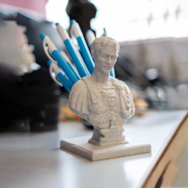 Julius Caesar Pen Pot - image 1