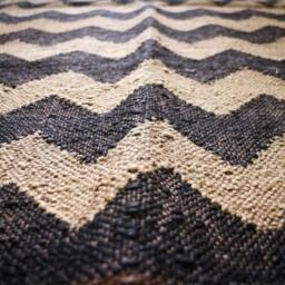 Handmade Jute Kilim Rug - 5x8 Ft Southwestern Zig Zag Design - thumbnail 2