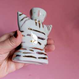 Porcelain Cat Candle Holder With Tiger Pattern in Gold - thumbnail 4