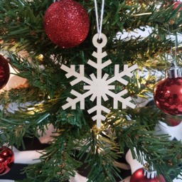 Maple Wood Snowflake Christmas Ornament, Personalized Decoration - thumbnail 3