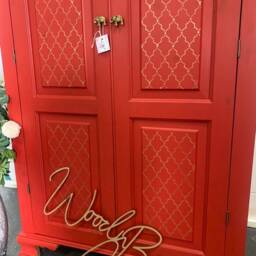 stunning Red Wardrobe With Gold Moroccan Pattern - thumbnail 3