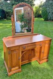 Beautiful Linenfold Old Charm Dressing Table