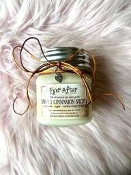 Sweet Cinnamon Swirl - 100% All Natural Soy Wax Candle - thumbnail 1