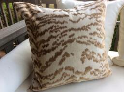 "Cowtan & Tout Pillow Cover ""Rajah"