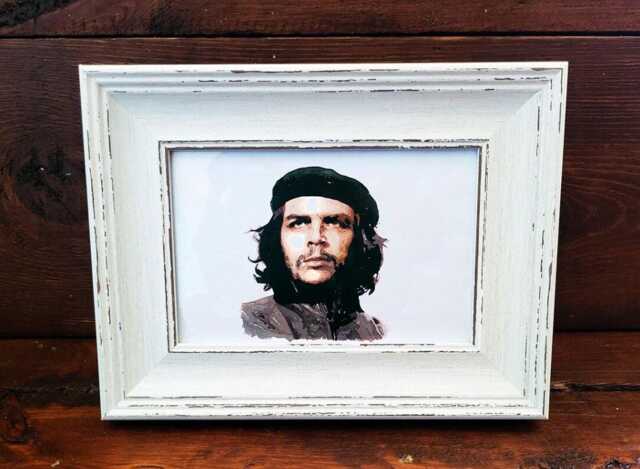 Che Guevara Print 17x12cm - White Rustic Frame - Revolutionary Icon Wall Art, Political Decor, Gift For History Lovers - image 1