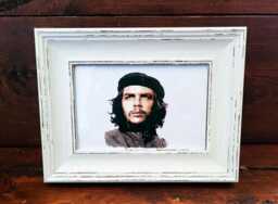Che Guevara Print 17x12cm - White Rustic Frame - Revolutionary Icon Wall Art, Political Decor, Gift For History Lovers