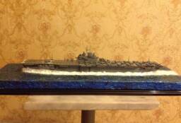 Us Ww2 Essex Carrier Class Model With Diorama - thumbnail 1
