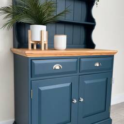 Elegant Ercol Dresser Bespoke British Design - thumbnail 3