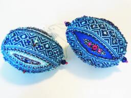 Fascinating Original Design, Handmade, Hand Beaded, Wrapped, Shatterproof Christmas Ornament Gift Reduced - thumbnail 1