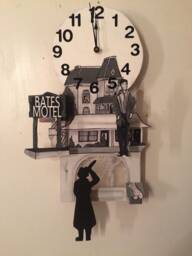 Alfred Hitchcock's Psycho 3D Pendulum Clock With Shower Scene Janet Leigh - thumbnail 1