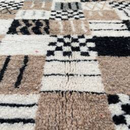 Moroccan Berber Wool Rug Geometric Checkered Design - 3.51 X 5.51 Ft - thumbnail 3
