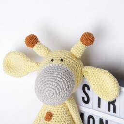 Crocheted Music Box Giraffe - thumbnail 3