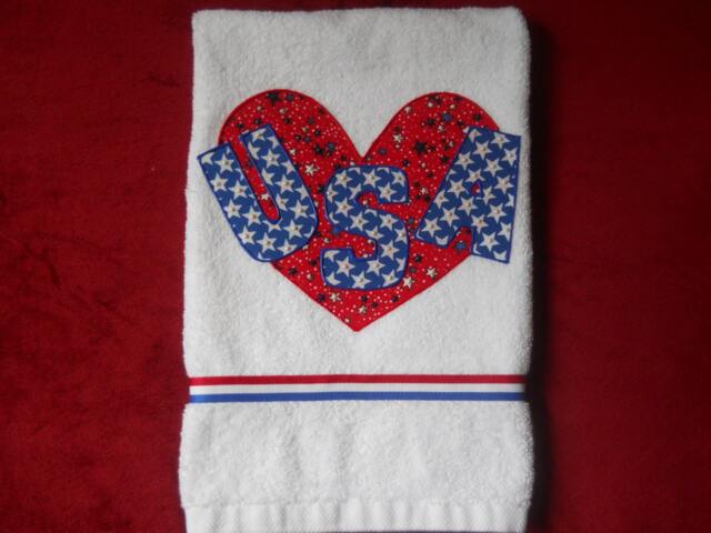 Patriotic Kitchen Or Bathroom Hand Towel Heart Usa - image 1