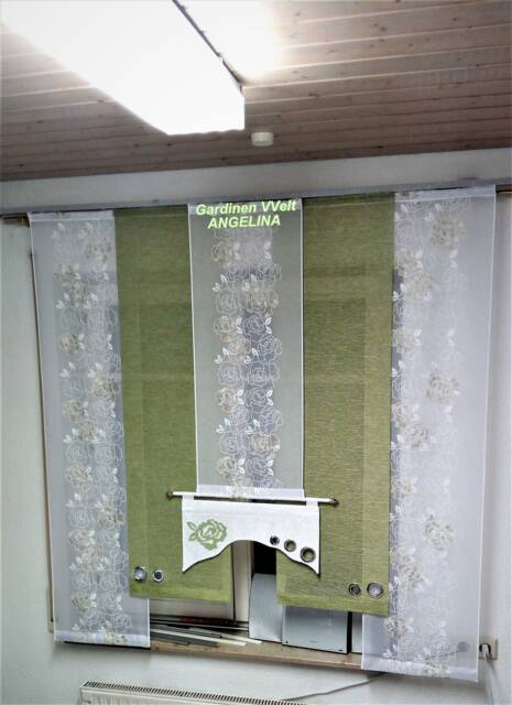 Curtains - image 1