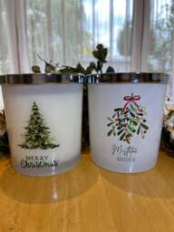 "Large 3-Wick Christmas Candle - Soy Wax, ""Merry Christmas"" Or ""Mistletoe Kisses" - thumbnail 1