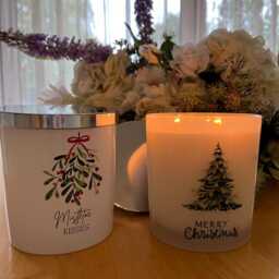 "Large 3-Wick Christmas Candle - Soy Wax, ""Merry Christmas"" Or ""Mistletoe Kisses" - thumbnail 2