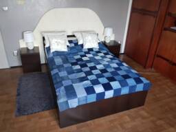 4 Denim Jeans Quilt Patchwok, Patchwork Denim, Denim Bedcover, Bedcover Patchwork, Upcycled, Scrap Fabric, Bedspread, Vintage - thumbnail 1