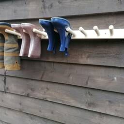 Oak Waxed Or Natural Welly Wellington Wellies Wooden Rack/Boots Holder Wall Mounted Sizes Available To Hold 1 - 12Pairs - thumbnail 2