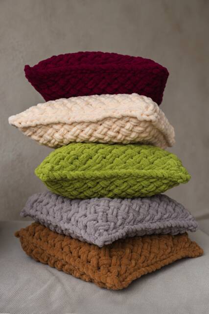 Hand Knit Chunky Yarn Pillow 16x16 Inches, 40x40 cm Decorative Cushion, Rich Color Gift, Pilloe Case & Insert Included - image 1
