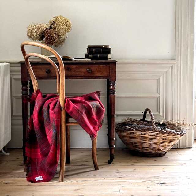 Harris Tweed Winterberry Tartan - Luxury Pure Wool Lap Blanket 75x100cm/30x39 - image 1
