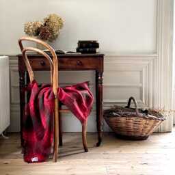 Harris Tweed Winterberry Tartan - Luxury Pure Wool Lap Blanket 75x100cm/30x39 - thumbnail 1