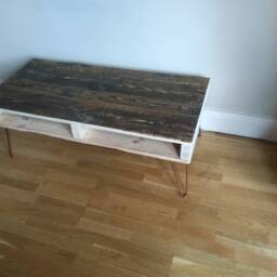 Rustic Coffee Table in Farmhouse Style, Unique Pallet With A Weathered Finish Industrial Copper Hairpin Legs - thumbnail 4