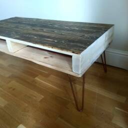 Rustic Coffee Table in Farmhouse Style, Unique Pallet With A Weathered Finish Industrial Copper Hairpin Legs - thumbnail 3