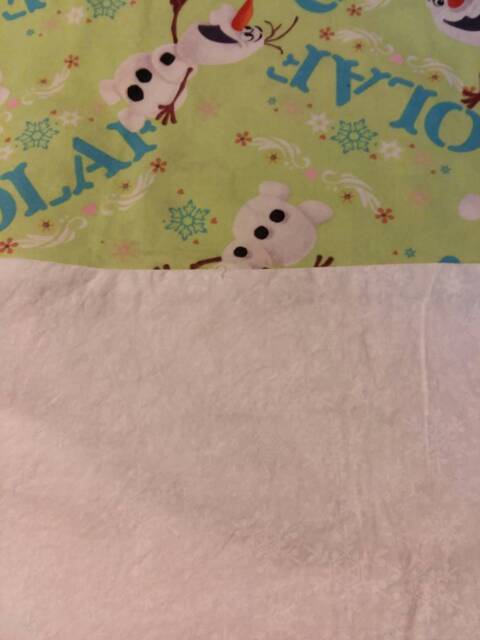 Olaf & Snowflakes Standard Pillowcase