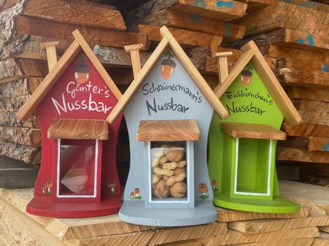 Hanging & Colorful Squirrel Feeder - Customizable Original Bird Villa - image 1