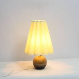 Handmade Scallop Light Green Fabric Table Lamp With Ceramic Base - thumbnail 4