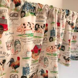 Farmhouse Cotton Valance Cows, Pigs, Chickens, Tractors Print - thumbnail 2