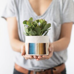 Small Natural Canvas Sitting Planter - Red + White - thumbnail 2