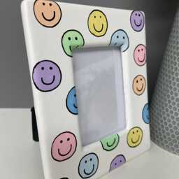 Hand Painted Ceramic Smiley Face Photo Frame Freestanding Mini Frame - thumbnail 3