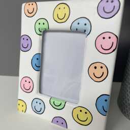 Hand Painted Ceramic Smiley Face Photo Frame Freestanding Mini Frame - thumbnail 2