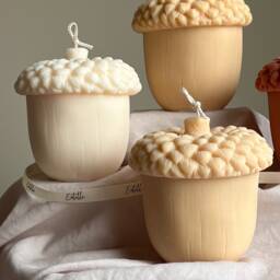 Large Autumn Acorn Soy Wax Candle - Sculptural Fall Decor - thumbnail 3