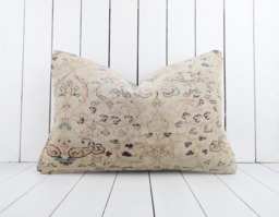 Vintage Turkish Kilim Pillow Cover, 16x24 Ethnic Cushion, Handmade Anatolian Design - thumbnail 1