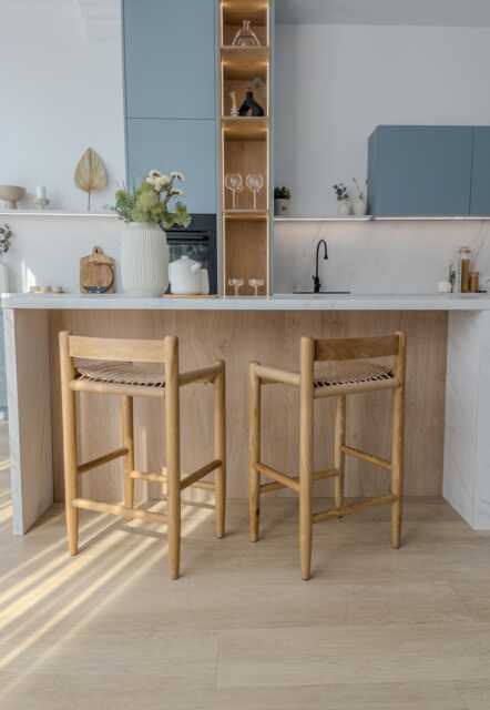 Oak Bar/Counter Stool With Woven Cord Seat - image 1