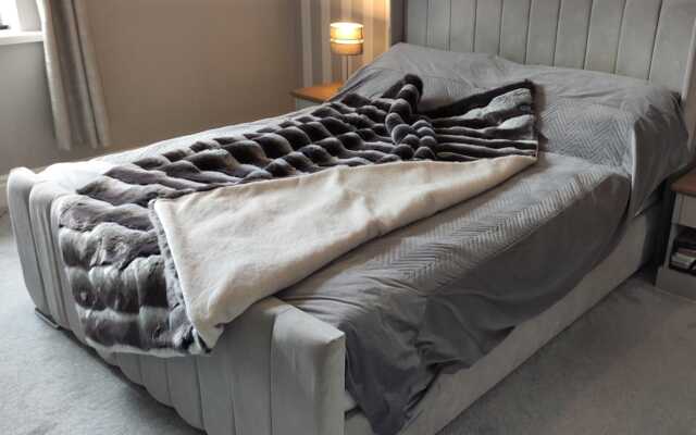 Luxury Faux Chinchilla Throw Cream Lining, Handmade - image 1