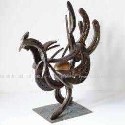Horseshoe Chicken Sculpture With Golden Egg, Recycled Metal Rooster Art - thumbnail 3