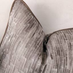 Luxury Square Abstract Iliv Velvet Piped Scatter Cushion Cover Modern Throw Pillow - thumbnail 2