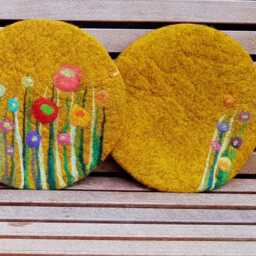 Felt Cushion, Grass & Flowers Minimal, Gold - thumbnail 2