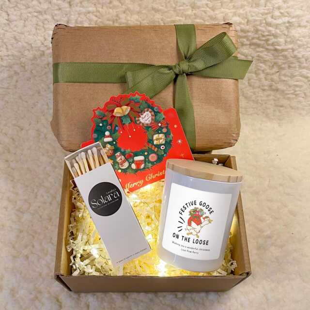 Personalised Festive Goose Candle, Funny Friendship Christmas Candle Gift Set, Xmas Present For Colleagues, Sister, Friends, Soy Wax - image 1
