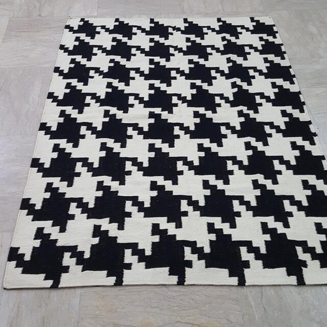 Black & White Rug, Modern Kilim Black Dhurrie Contemporary Rug. Size4 Feet 7 Inches X 6 5 - image 1