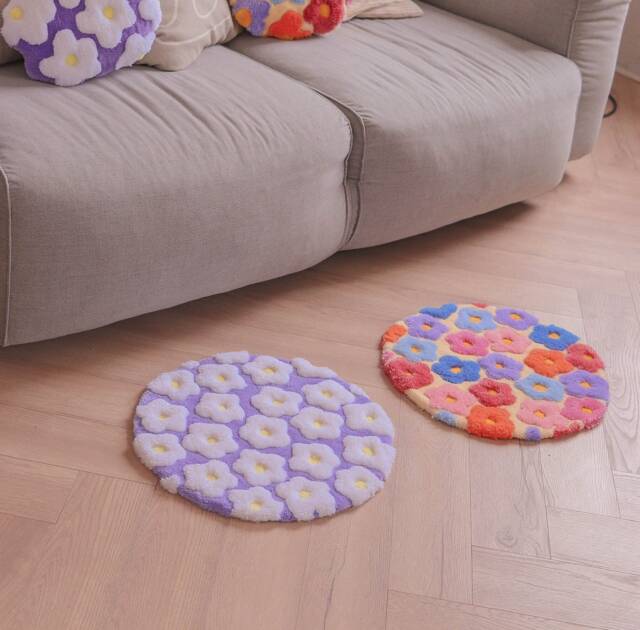 Cute Daisy Tufted Circle Rug - image 1