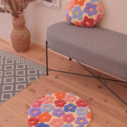 Cute Daisy Tufted Circle Rug - thumbnail 2